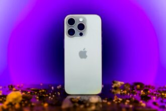 Here’s How to Show the Volume Bar on Your iPhone’s Lock Screen Again
