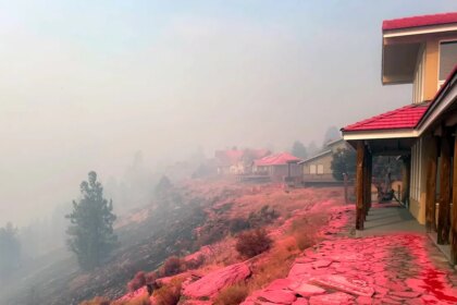 Oregon wildfire threatens thousands of homes as officials issue ominous warning