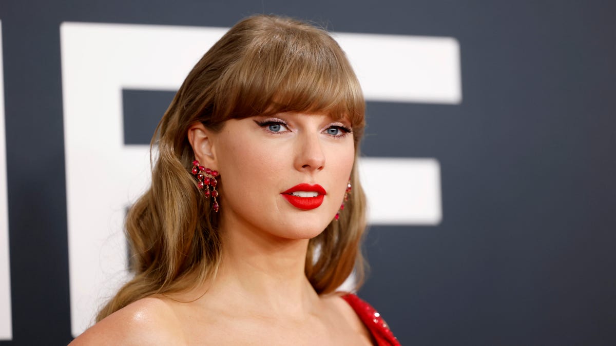 Google Searches for ‘Taylor Swift’ Summon This Dazzling Easter Egg