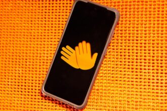 Google Will Now Blur Nude Photos in Your Messages. Here’s How to Turn It On (or Off)