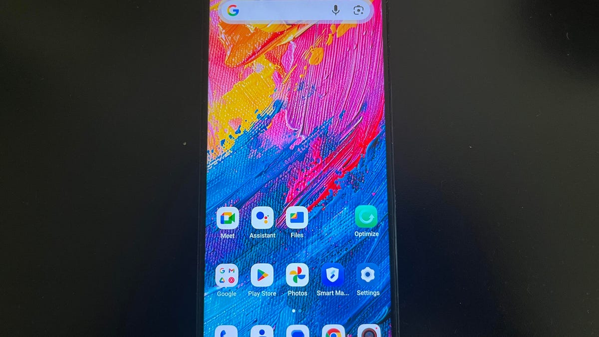 I Tested a 0 Budget Phone and It Didn’t Make Me Look Like a Cheapskate