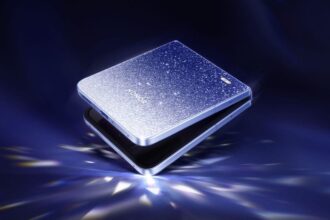 Honor’s Shimmering Magic V Flip 2 Has Arrived to Outshine Samsung’s Galaxy Flip
