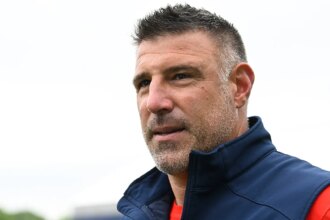 Patriots coach Mike Vrabel clashes with media over Stefon Diggs’ uncertain season opener status