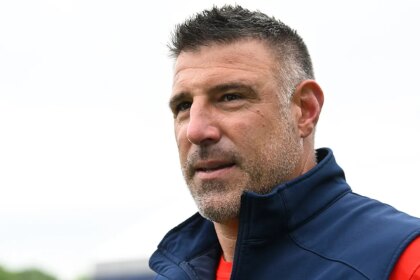 Patriots coach Mike Vrabel clashes with media over Stefon Diggs’ uncertain season opener status
