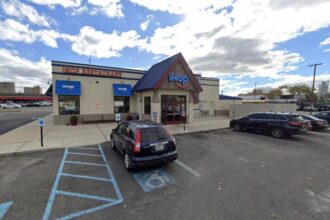 67-year-old worker at Brooklyn IHOP stabbed to death as he cleaned restaurant at closing time: NYPD