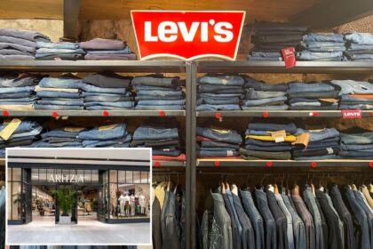 US clothing retailers test rich shoppers with new pricing strategy as tariffs persist