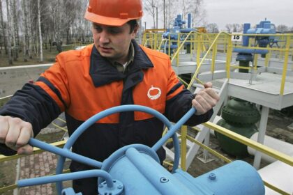 EU to propose tariffs on Russian oil amid pressure from Trump