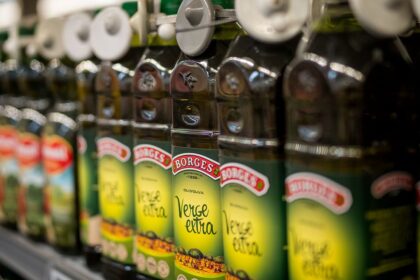 Fact check: debunking viral claims about Spanish olive oil