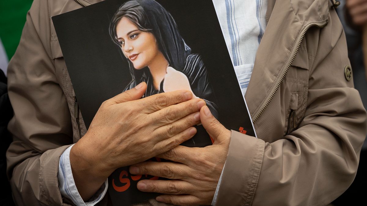 MEPs urge support for Iranian civil society three years after Mahsa Amini’s death