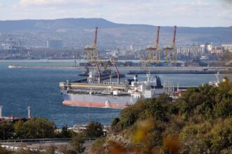 Loopholes in ship flagging system undermine sanctions on Russia