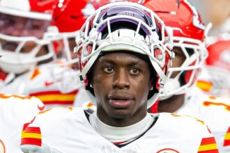 Chiefs star Xavier Worthy leaves Chargers game with shoulder injury after colliding with Travis Kelce