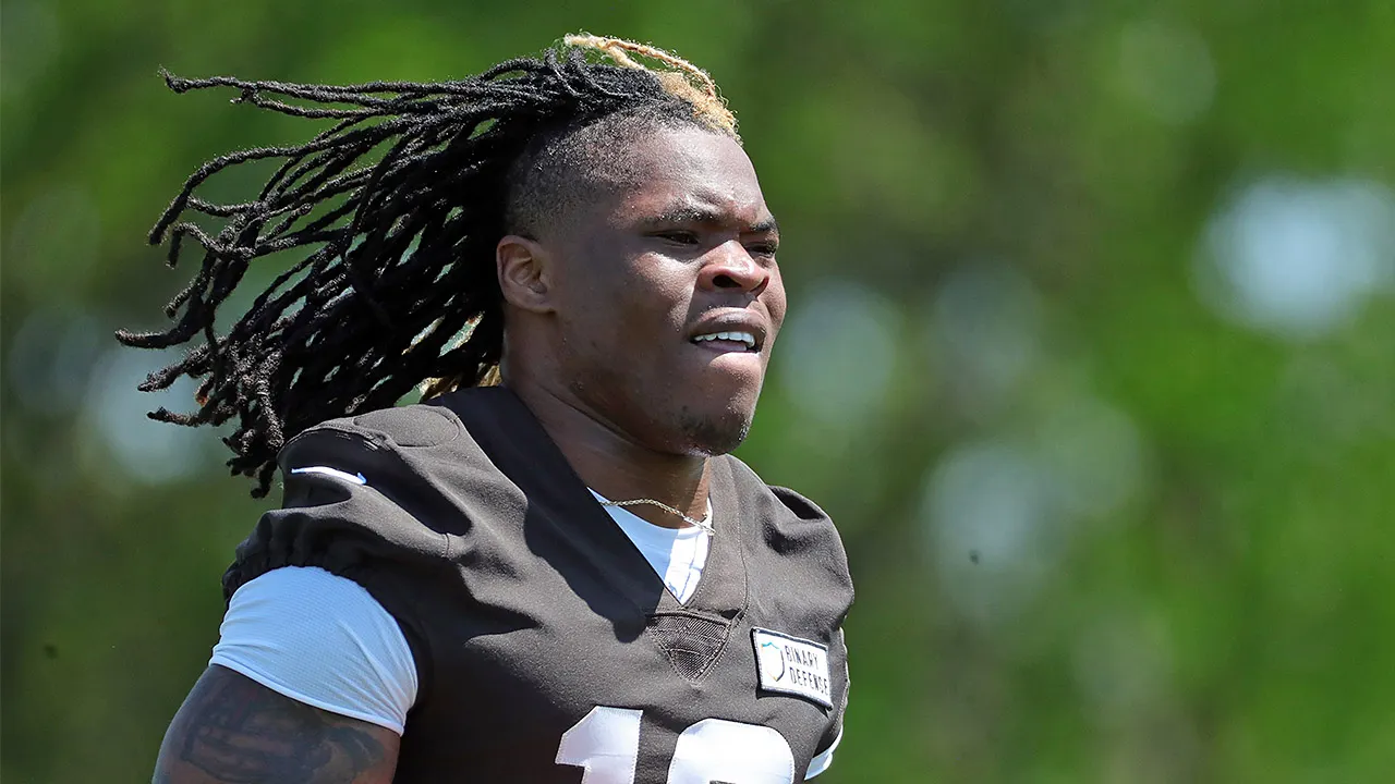 Browns’ Quinshon Judkins finally signs rookie contract just before season begins