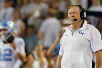 Bill Belichick picks up 1st win of college football coaching career