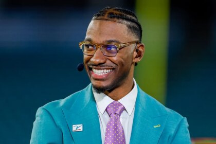 Robert Griffin III reacts to ‘Phillies Karen’s’ ‘butterfingers,’ recalls his oddest fan interaction