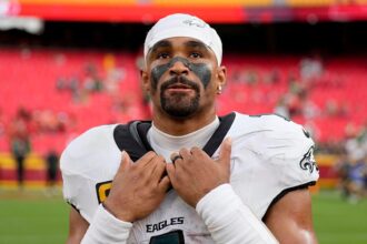 Eagles’ Jalen Hurts, Chiefs’ Chris Jones trade barbs at end of game