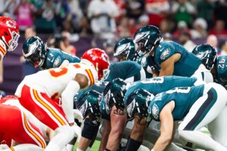 NFL fans accuse Eagles of committing penalties on tush push during win over Chiefs
