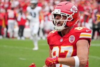Chiefs’ Travis Kelce slams helmet in frustration, drops crucial pass in loss to Eagles