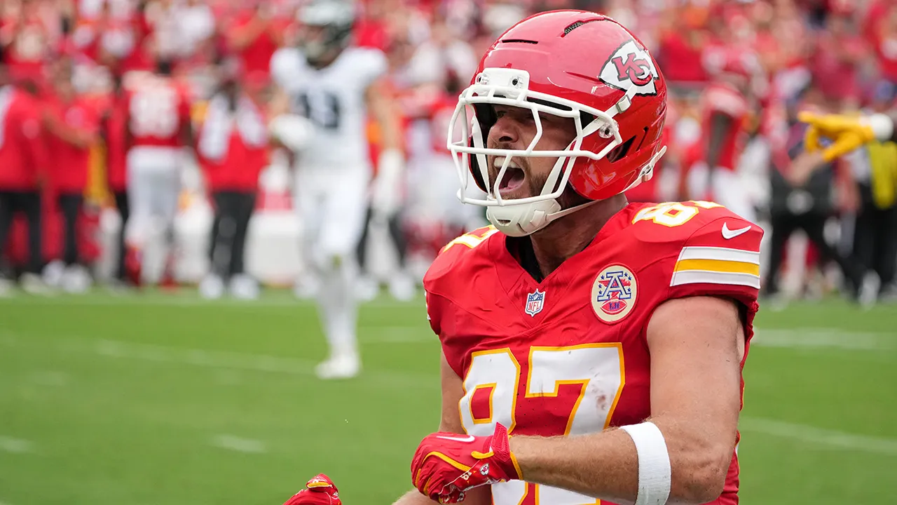 Chiefs’ Travis Kelce slams helmet in frustration, drops crucial pass in loss to Eagles