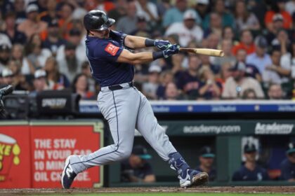 Cal Raleigh breaks Ken Griffey Jr.’s Mariners single-season home run record