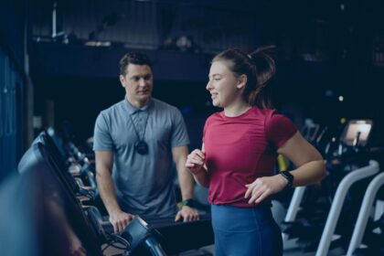 Dear Abby: How do I tell a woman her gym leggings are transparent?