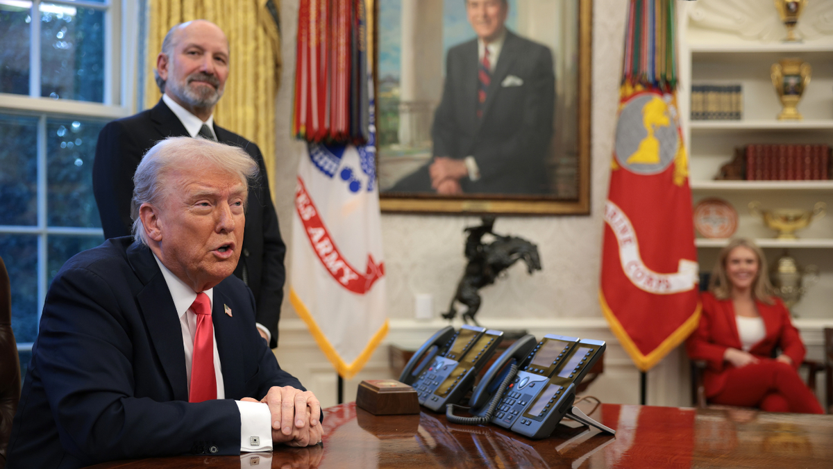 U.S. President Donald Trump and Commerce Secretary Howard Lutnick in the Oval Office
