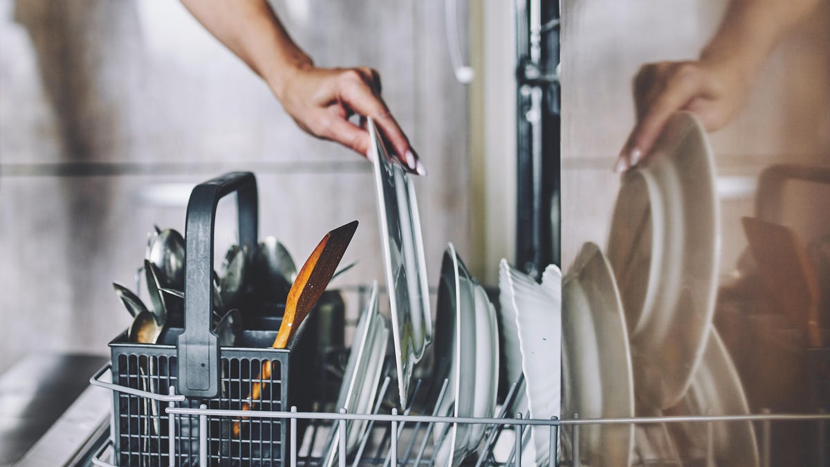 12 Kitchen Items That Your Dishwasher Will Destroy