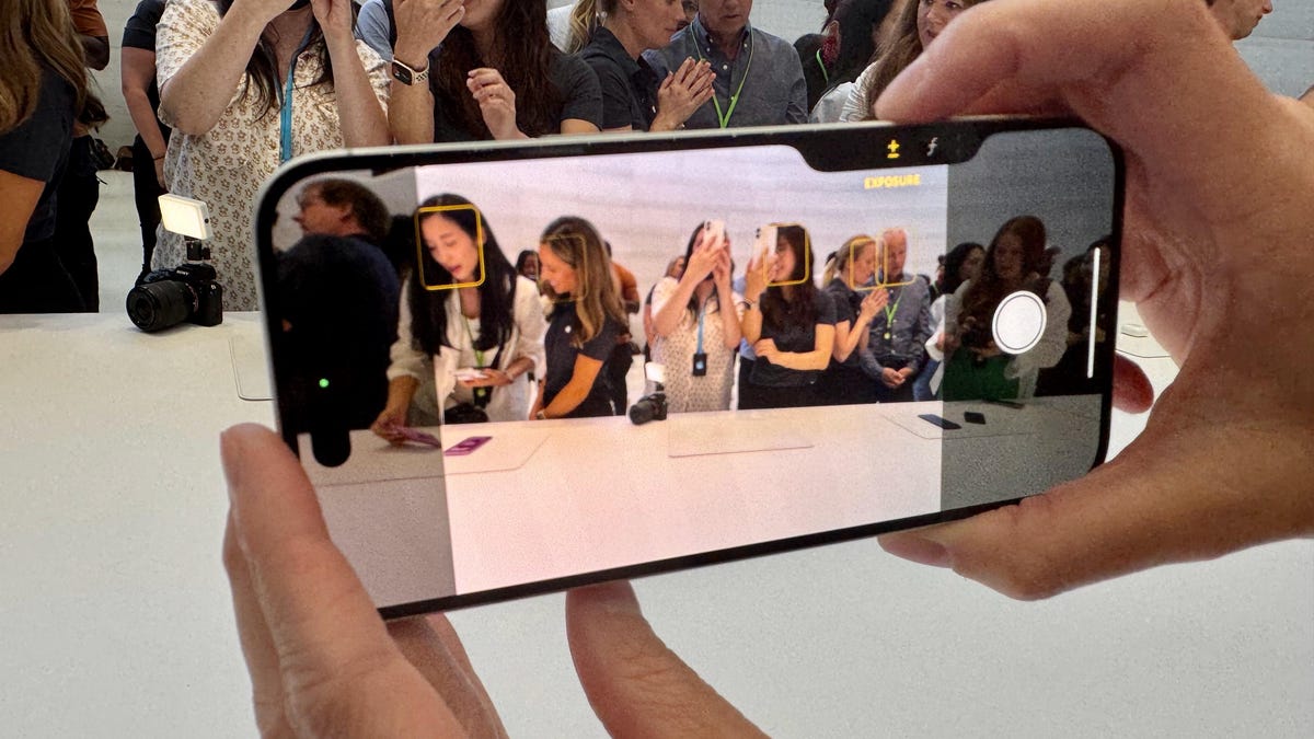 iPhone 17 Owners: Not Enjoying the AI Button? Here’s How I Turned Mine Off for Good