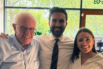 Viral photo shows Bernie Sanders, AOC and Mamdani together in NYC ahead of ‘Fighting Oligarchy’ rally