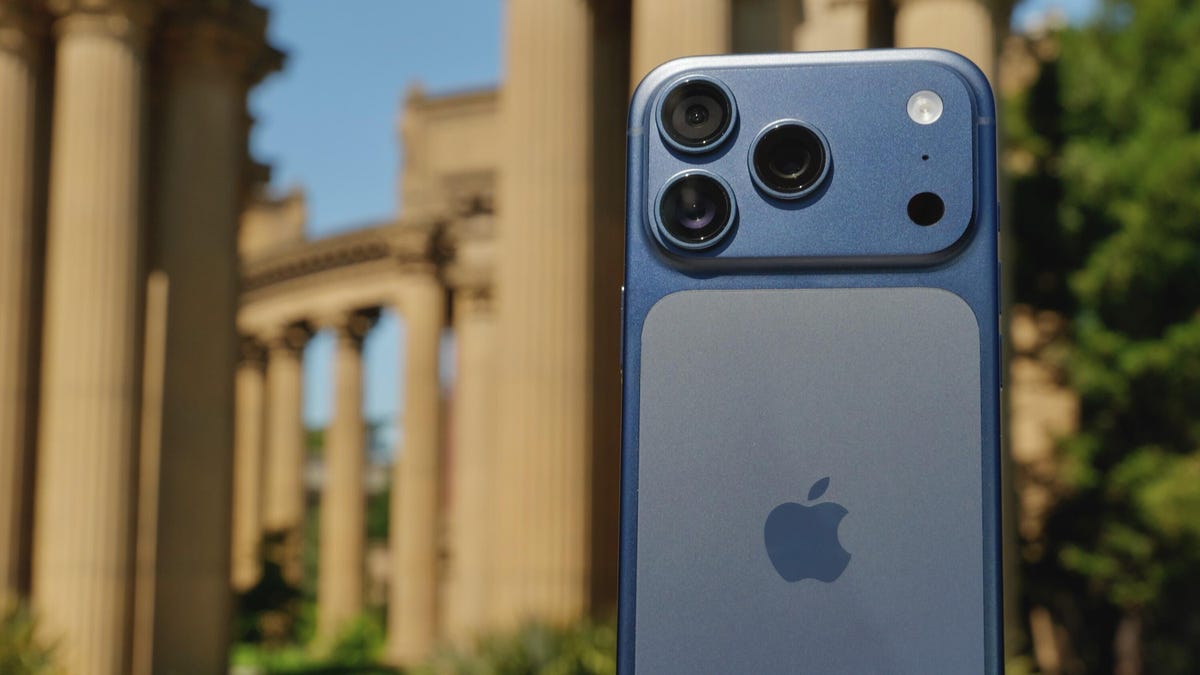 iPhone 17 Scratch Mystery Solved? Here’s Apple’s Explanation