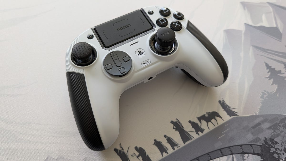 A Pricey PlayStation Controller That’s Perfect for Professional-Level Performance