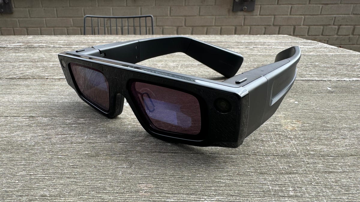 I Tried Snap’s Upcoming AR Glasses (Again). Get Ready for More Apps