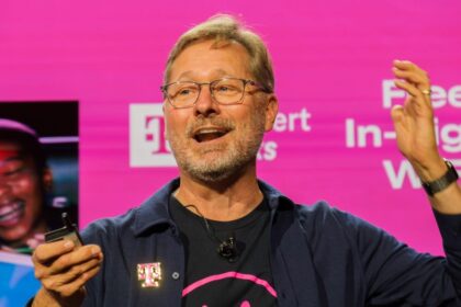 T-Mobile’s Mike Sievert to Become Un-CEO: Srini Gopalan Takes Over Nov. 1