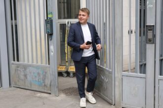 French left-wing politician accused of concealing luxury watch on TV