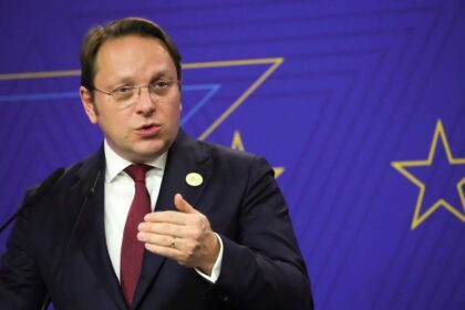 Thirty-five MEPs urge von der Leyen to push for Várhelyi’s resignation