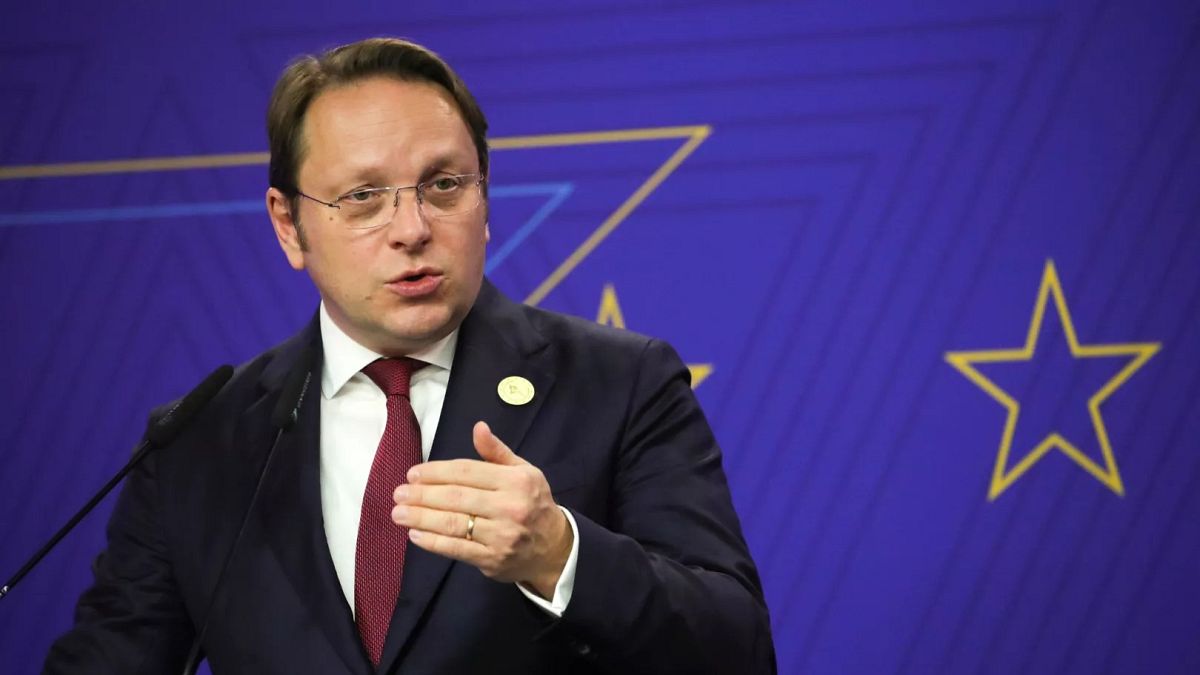 Thirty-five MEPs urge von der Leyen to push for Várhelyi’s resignation Thirty-five MEPs urge von der Leyen to push for Várhelyi’s resignation