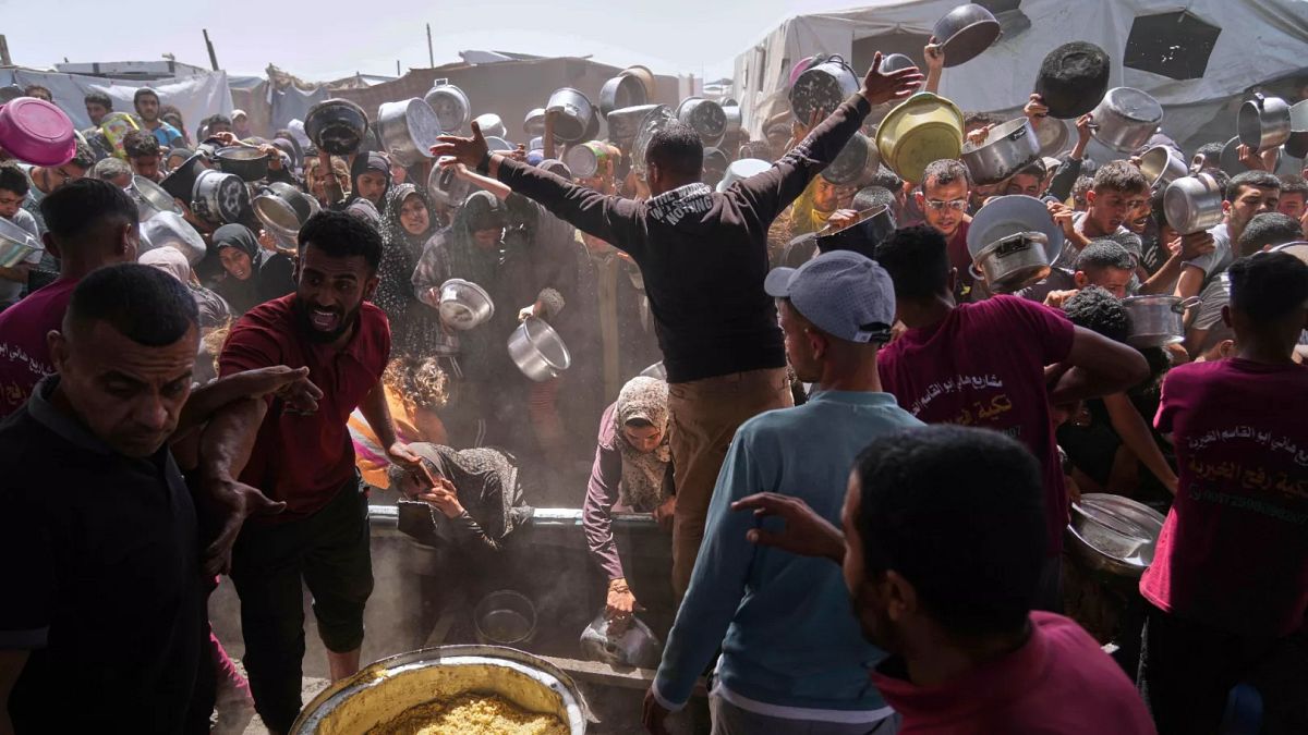 EU calls on Israel to lift restrictions on aid deliveries to Gaza