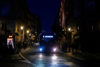 Obsolete electricity grid triggered the Iberian blackout, experts find