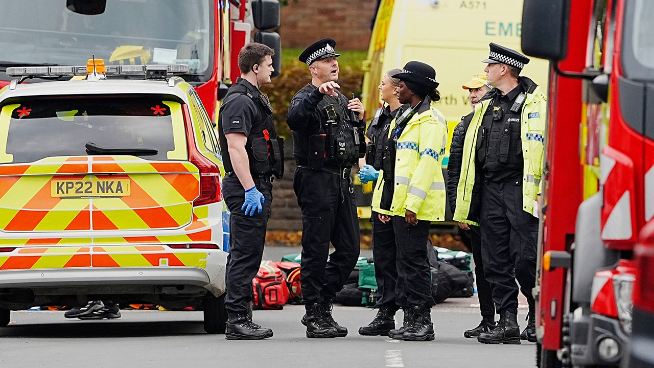 UK attack outside synagogue leaves 2 dead, 3 injured, police say