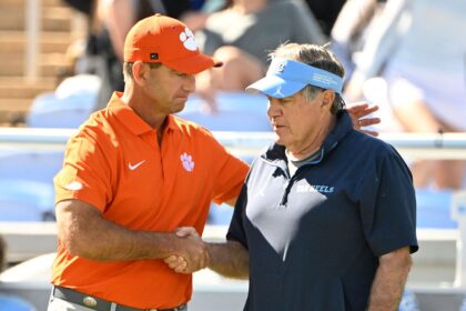 Bill Belichick gets ripped on social media after Clemson blows out UNC: ‘Complete dumpster fire’