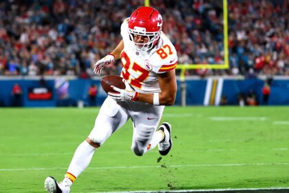 Travis Kelce scores questionable TD for Chiefs days after Taylor Swift’s album release