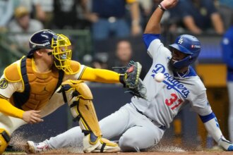 Brewers pull off astonishing double play against Dodgers in NLCS