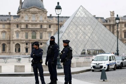 Reporter’s Notebook: A Paris jewel heist straight out of the movies