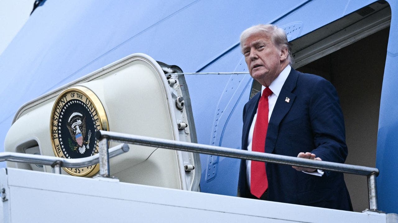 Trump boards AF1 quickly, using small stairs due to ‘increased security measures’: WH official Trump boards AF1 quickly, using small stairs due to ‘increased security measures’: WH official