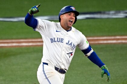 George Springer’s 3-run homer lifts Blue Jays over Mariners to win AL pennant, reach World Series