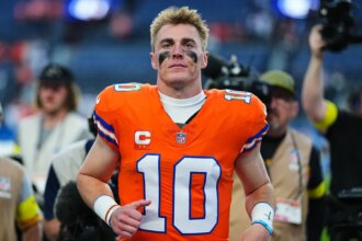 NFL Week 8 scores: Broncos dismantle Cowboys, Jets finally get win