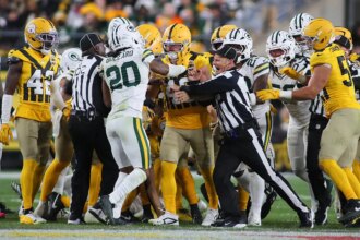 Referees knocked down as Steelers-Packers brawl erupts during kickoff return in Sunday night thriller