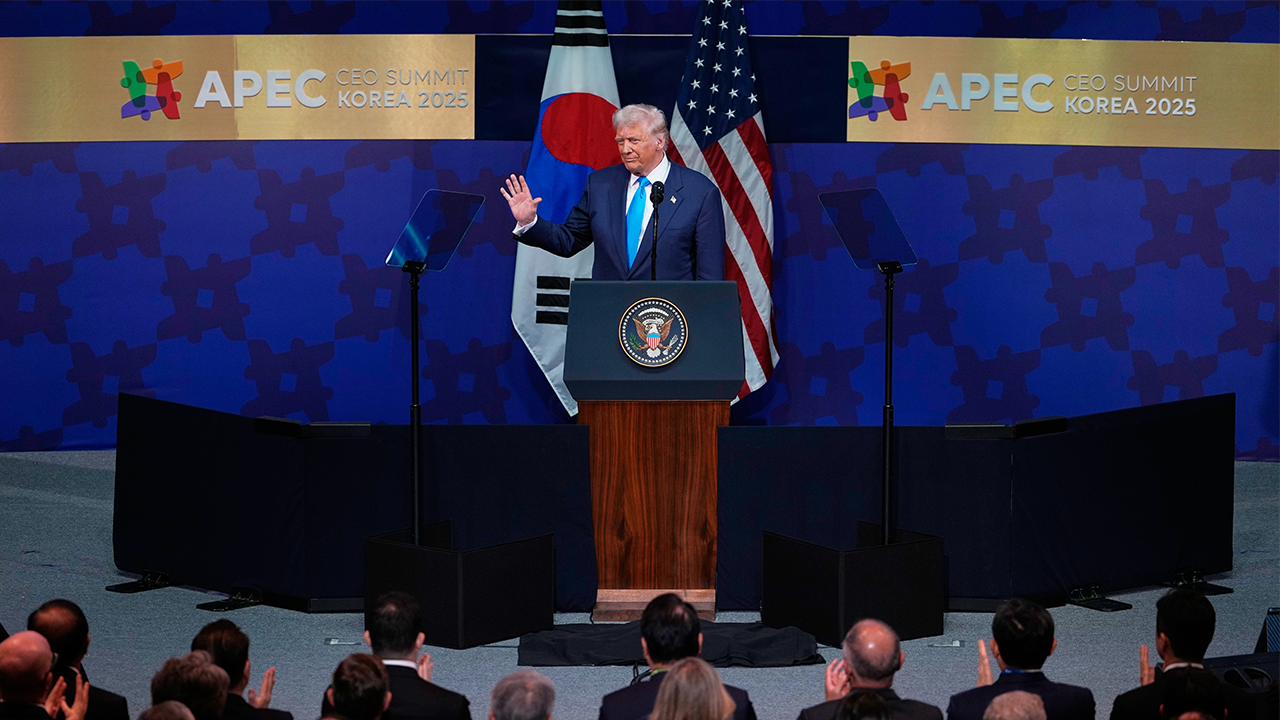 Trump visits South Korea as he attempts to secure billions in investment Trump visits South Korea as he attempts to secure billions in investment
