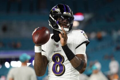 Ravens’ Lamar Jackson lights up Dolphins with 4 TDs in dominant return from injury