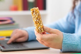 Is ‘Fibermaxxing’ the New ‘Protein Goals’? I Asked Nutrition Experts