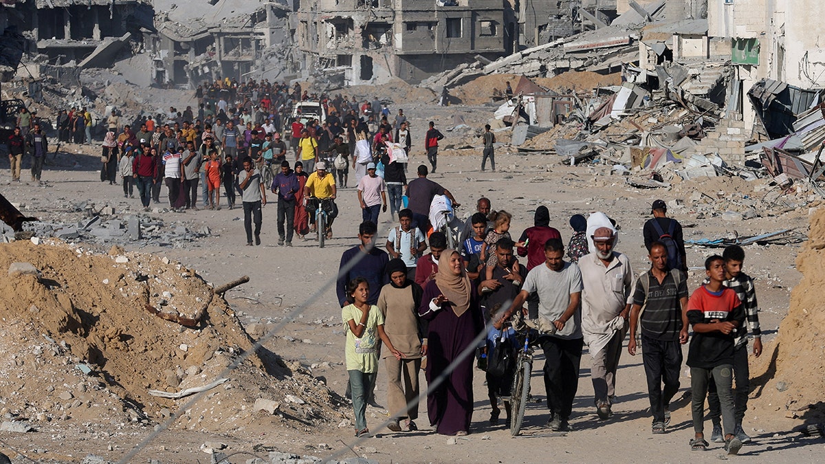 Residents of Khan Younis return home